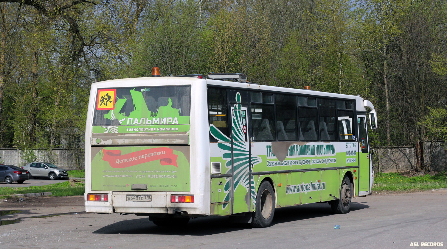 Ленинградская область, КАвЗ-4238-42 № В 548 ТО 178