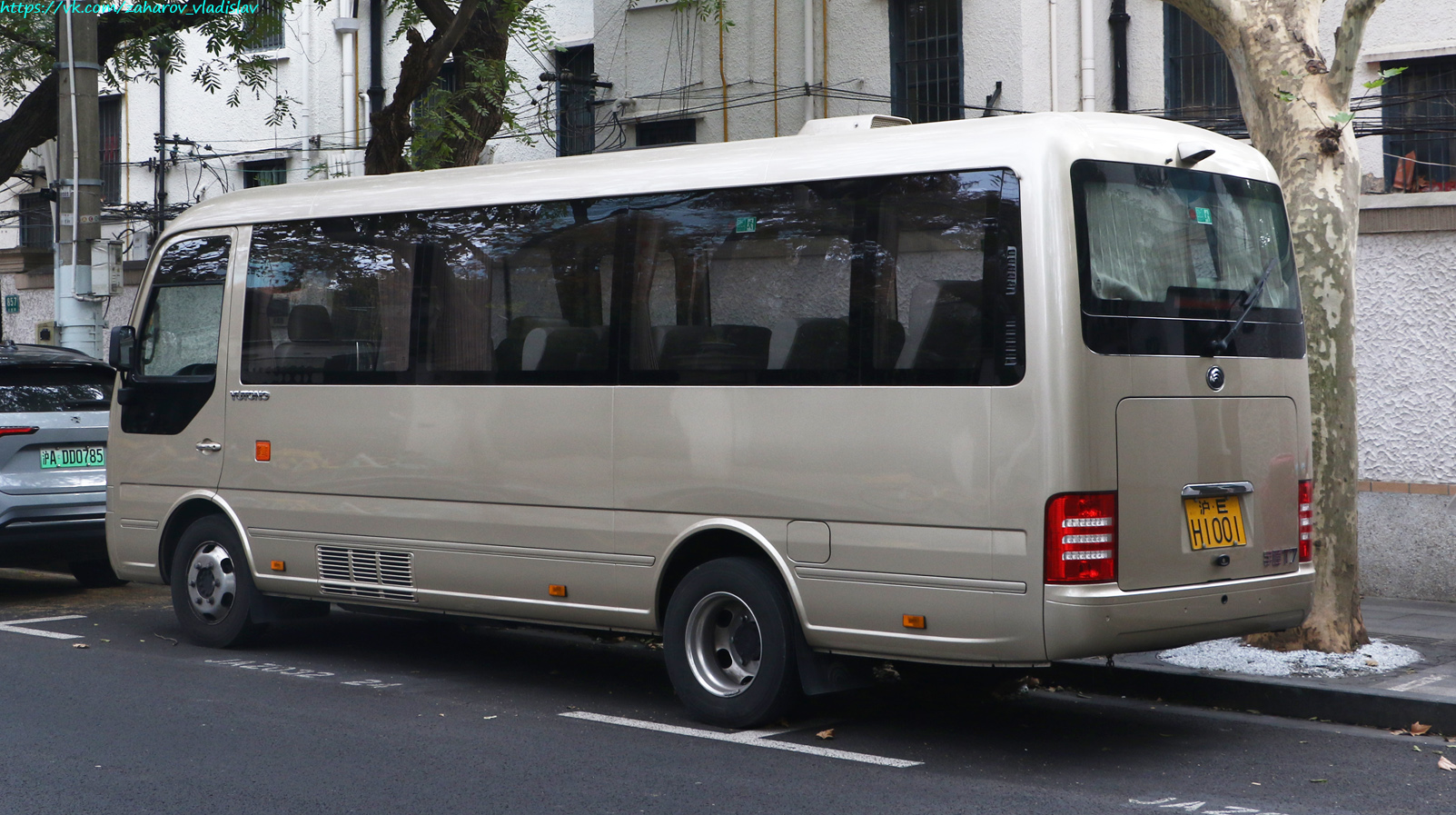 Китай, Yutong ZK6710Q1T № 沪E H1001