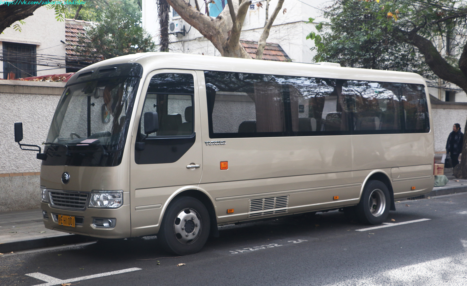 Китай, Yutong ZK6710Q1T № 沪E H1001