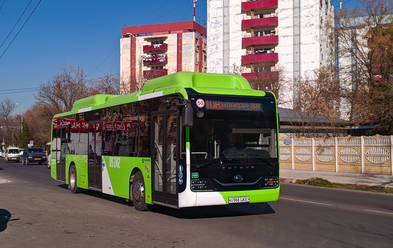 Узбекистан, Yutong ZK6126HG № 05242