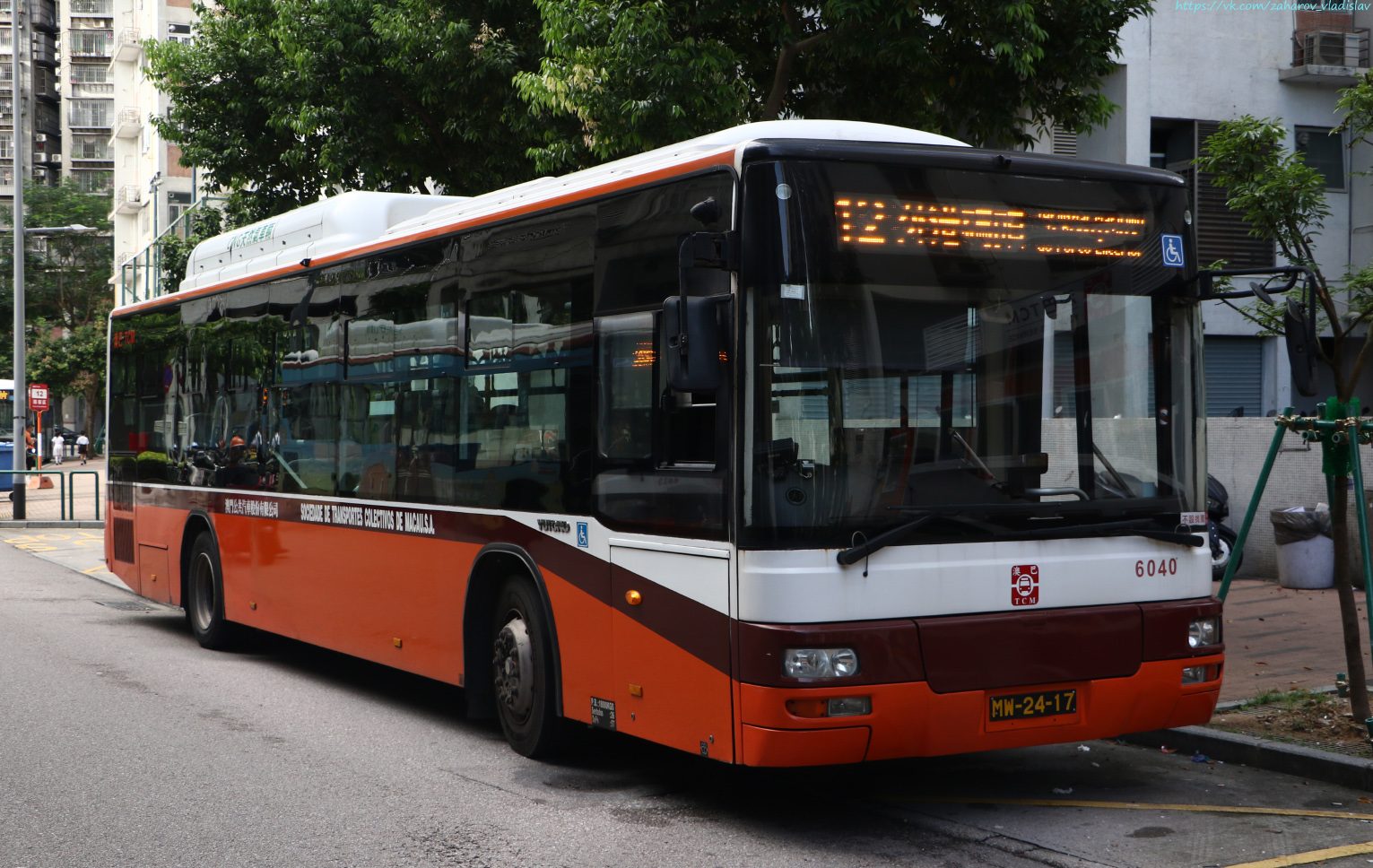 Китай, Yutong ZK6128HNGE № 6040