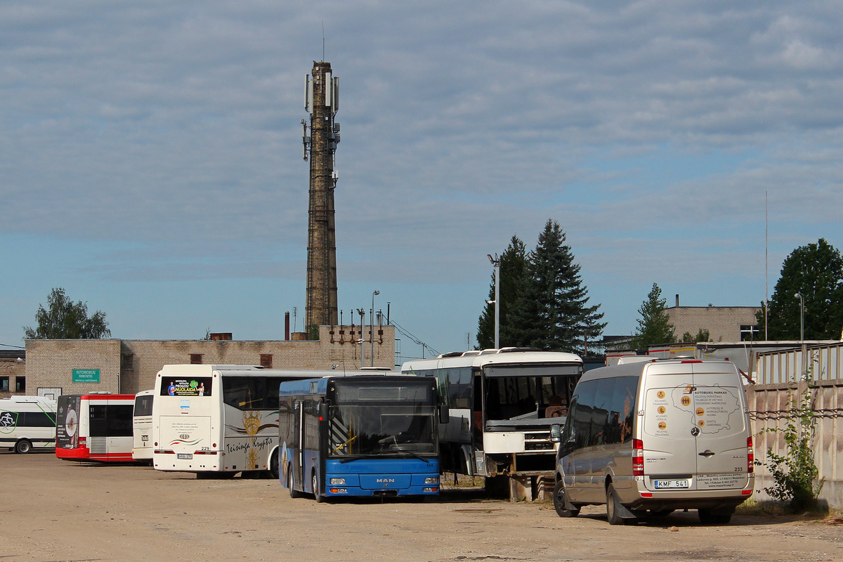 Литва, Göppel (MAN A76 NM223) № 454; Литва, Altas Tourline № 233; Литва — Автобусные парки