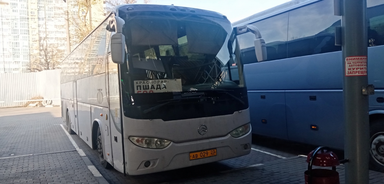 Краснодарский край, Golden Dragon XML6127J13 № АВ 029 23