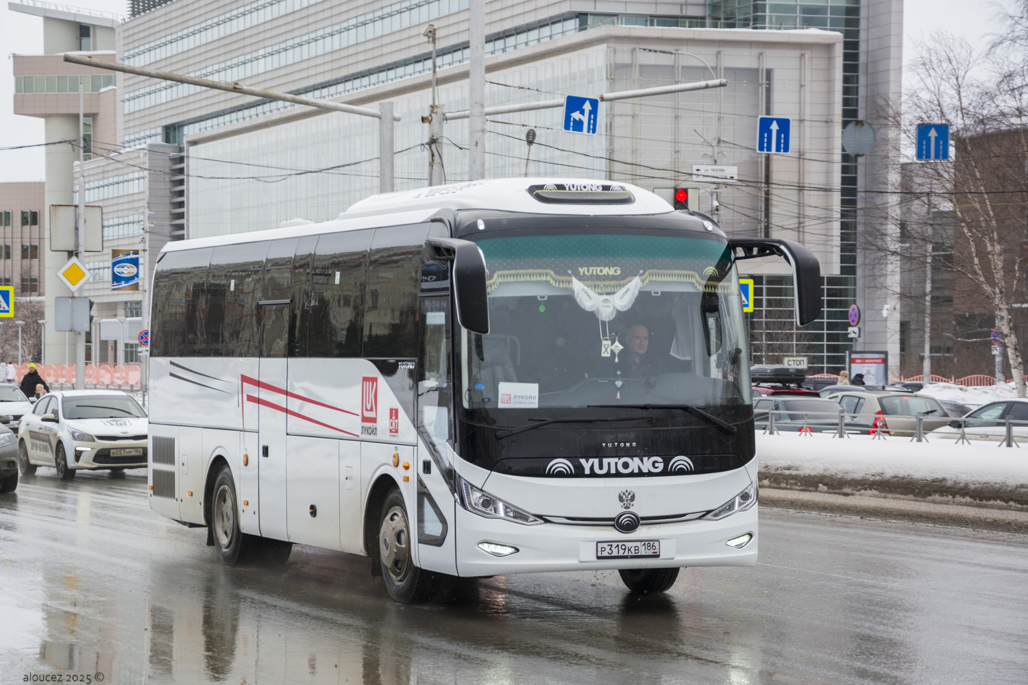 Ханты-Мансийский АО, Yutong C9 (ZK6947HN) № Р 319 КВ 186