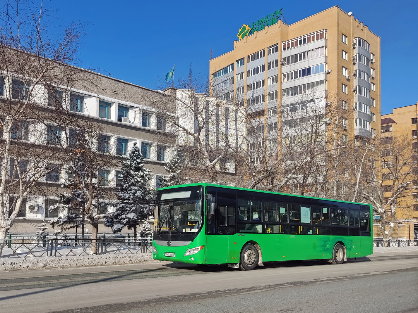 Абайская область, Yutong ZK6118HGA № 843 DR 02