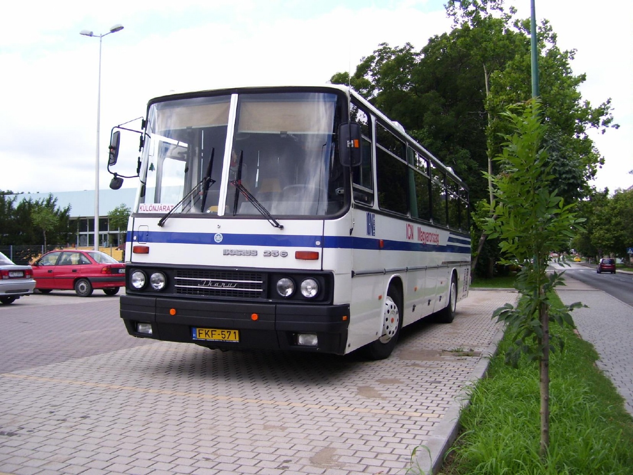 Венгрия, Ikarus 256.21H № FKF-571
