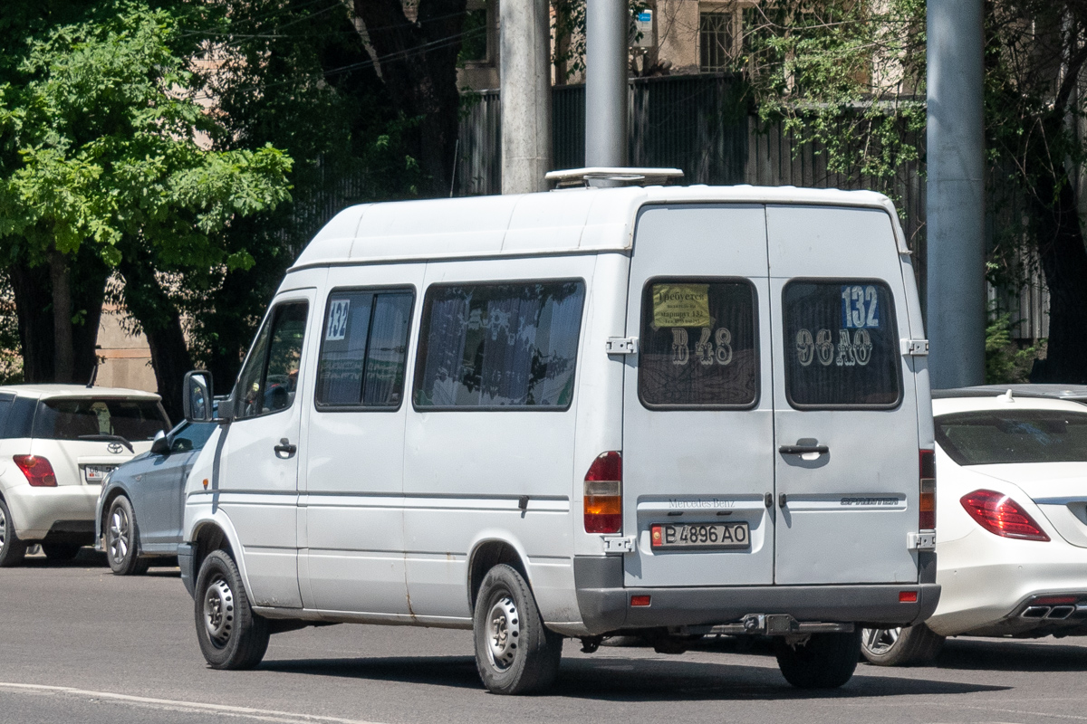 Кыргызстан, Mercedes-Benz Sprinter W901/W902 208D № B 4896 AO