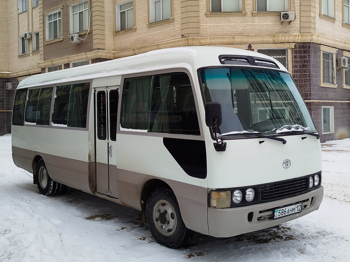 Мангистауская область, Toyota Coaster (III B40/B50) № 586 AHM 12