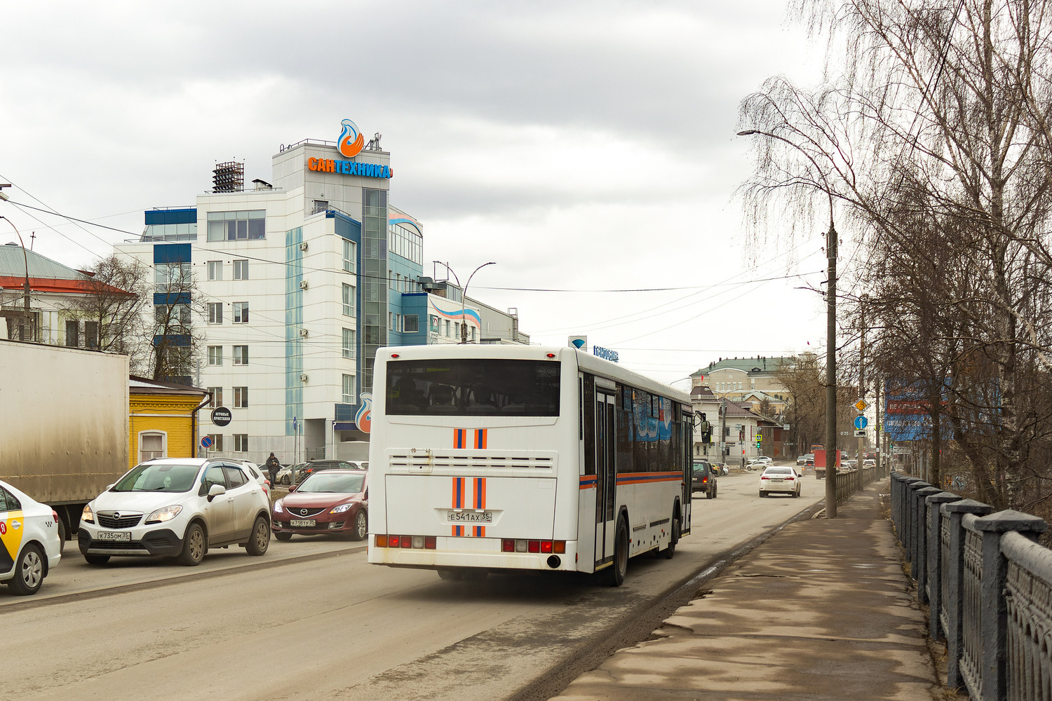 Wologda Region, NefAZ-5299-11-33 Nr. Е 541 АХ 35
