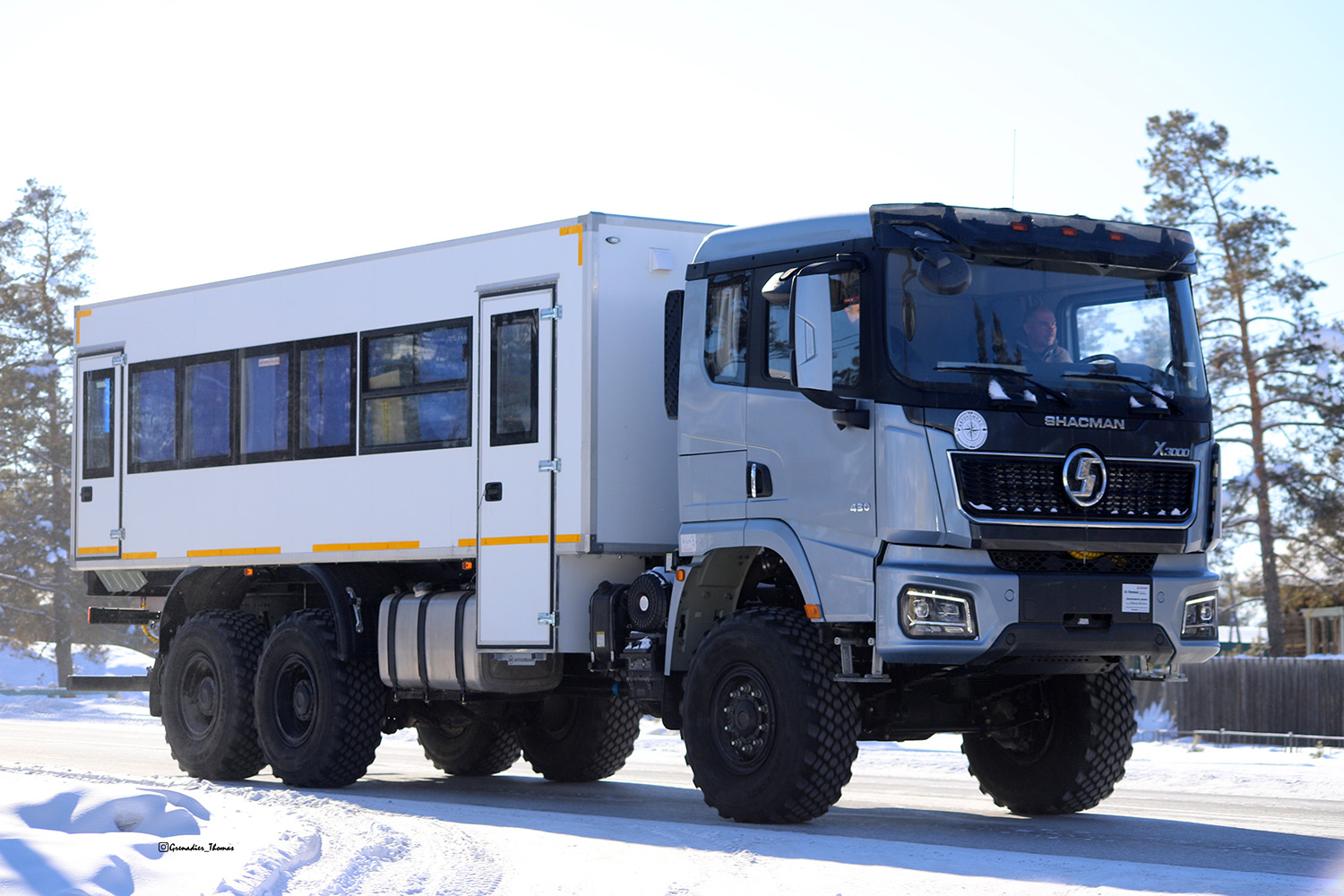 Саха (Якутия), Вахтовые автобусы № Х 688 КХ 198; Саха (Якутия) — Автобусы без номеров