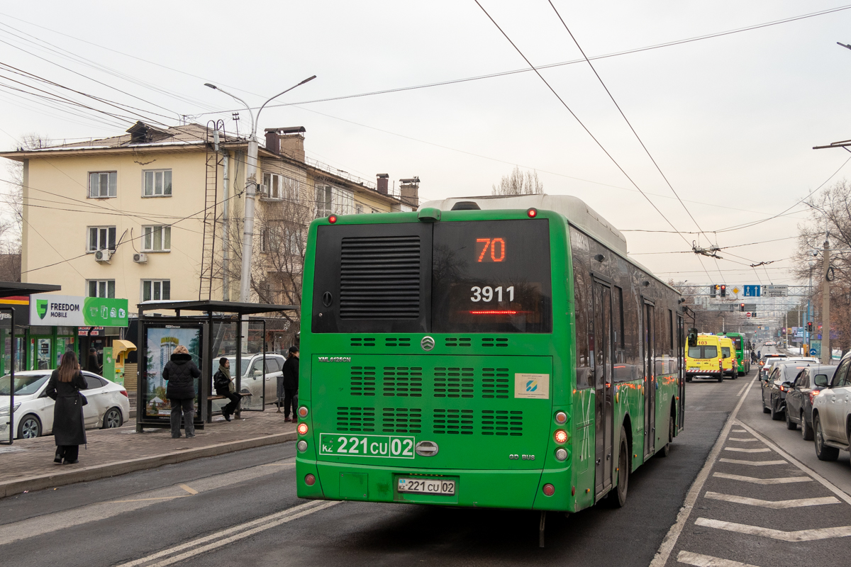 Almaty, Golden Dragon XML6125CN (Hyundai Trans Auto) sz.: 3911