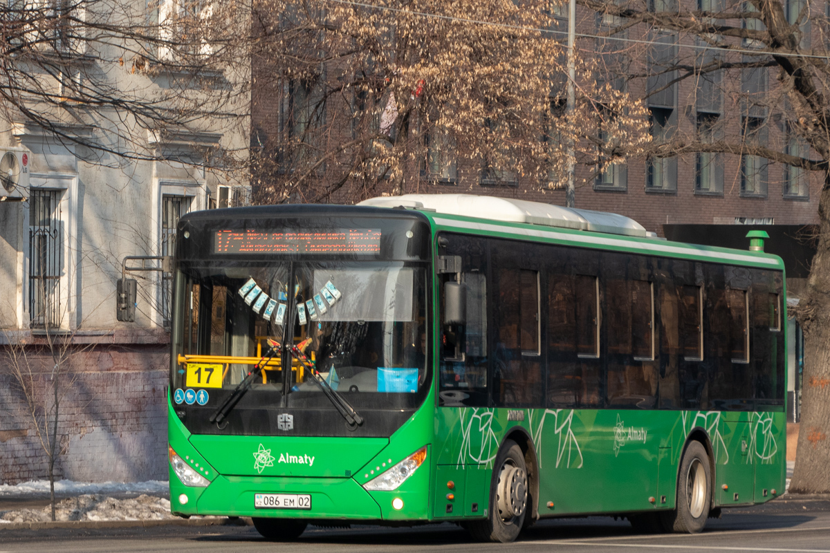 Алматы, Zhong Tong LCK6105HG № 086 EM 02
