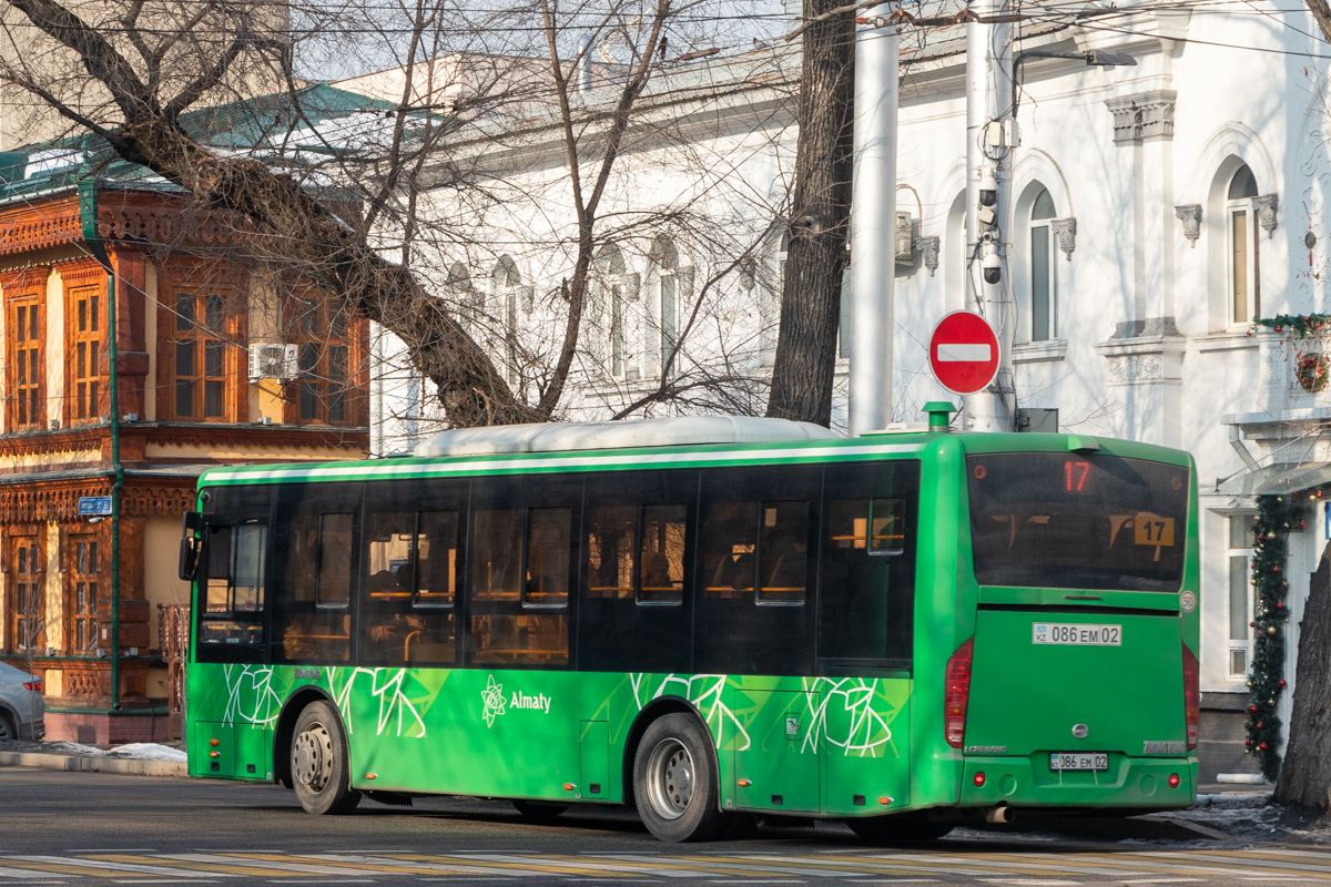 Алматы, Zhong Tong LCK6105HG № 086 EM 02