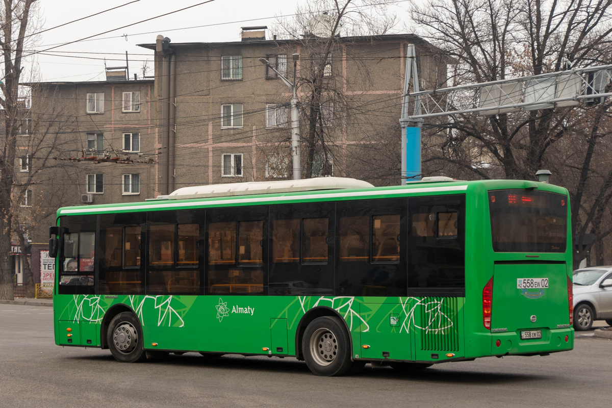 Алматы, Zhong Tong LCK6105HG № 558 EW 02