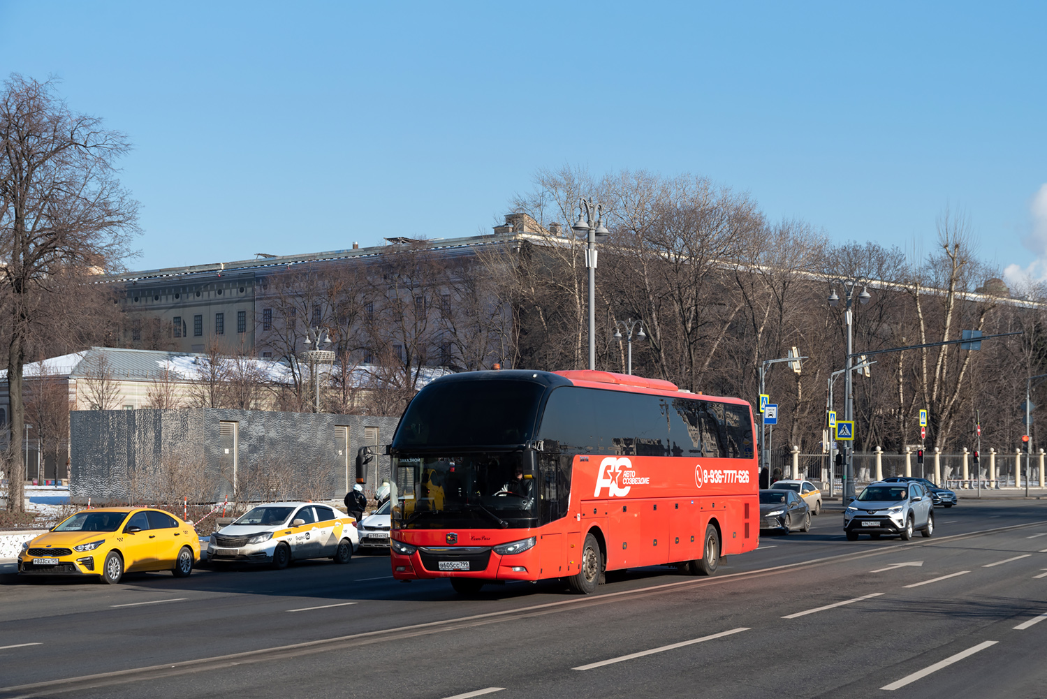 Москва, Zhong Tong LCK6127H ComPass № В 605 СС 799