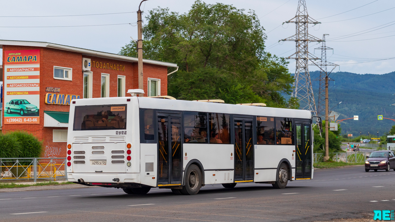 Хакасия, ЛиАЗ-5256.65 № А 295 СВ 124