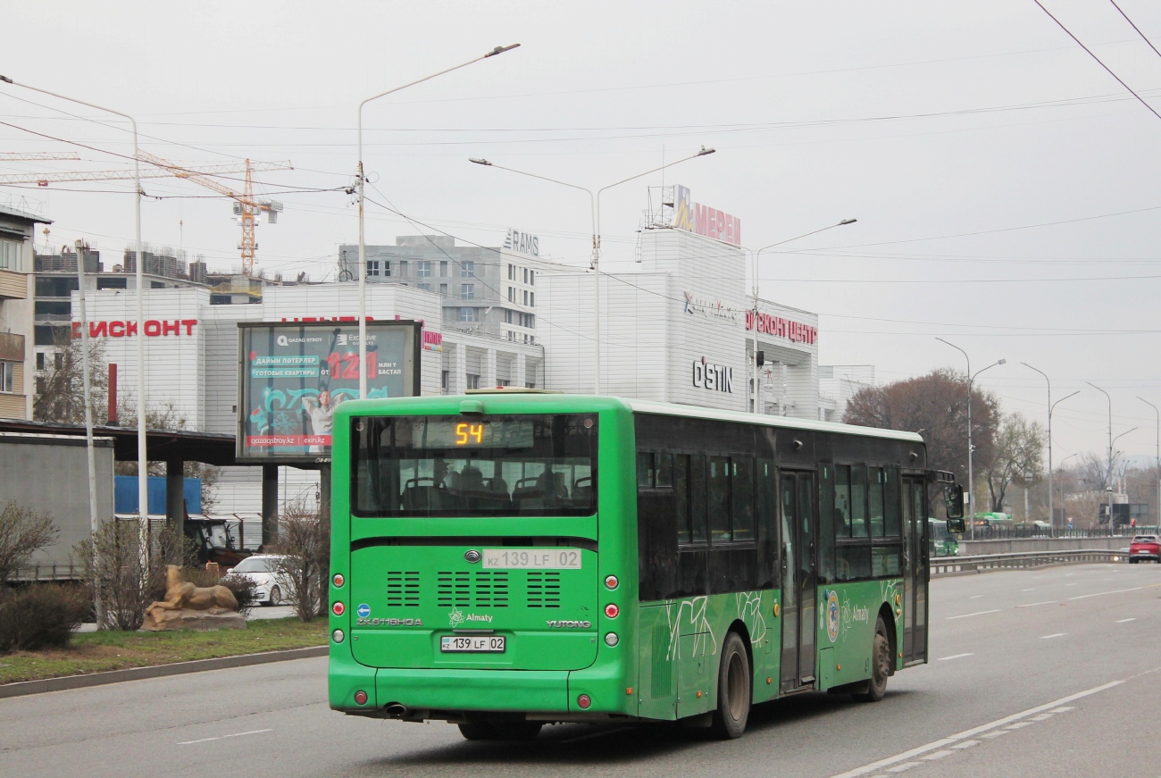 Алматы, Yutong ZK6118HGA № 139 LF 02