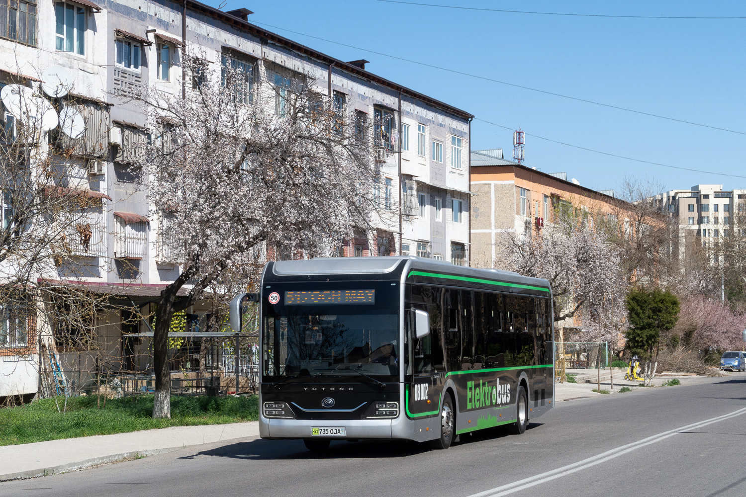 Узбекистан, Yutong ZK6126BEVG № 08002