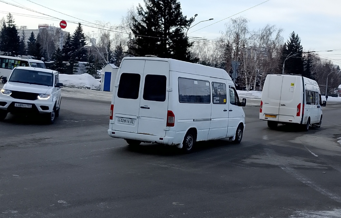 Алтайский край, Mercedes-Benz Sprinter W901/W902 212D № Е 028 ТЕ 22
