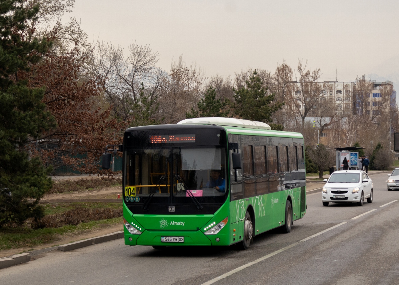 Алматы, Zhong Tong LCK6105HG № 565 EW 02