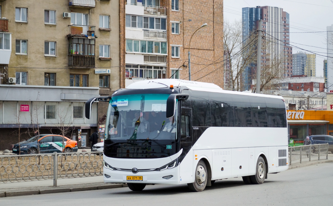 Свердловская область, Yutong C9 (ZK6947HN) № КК 071 66