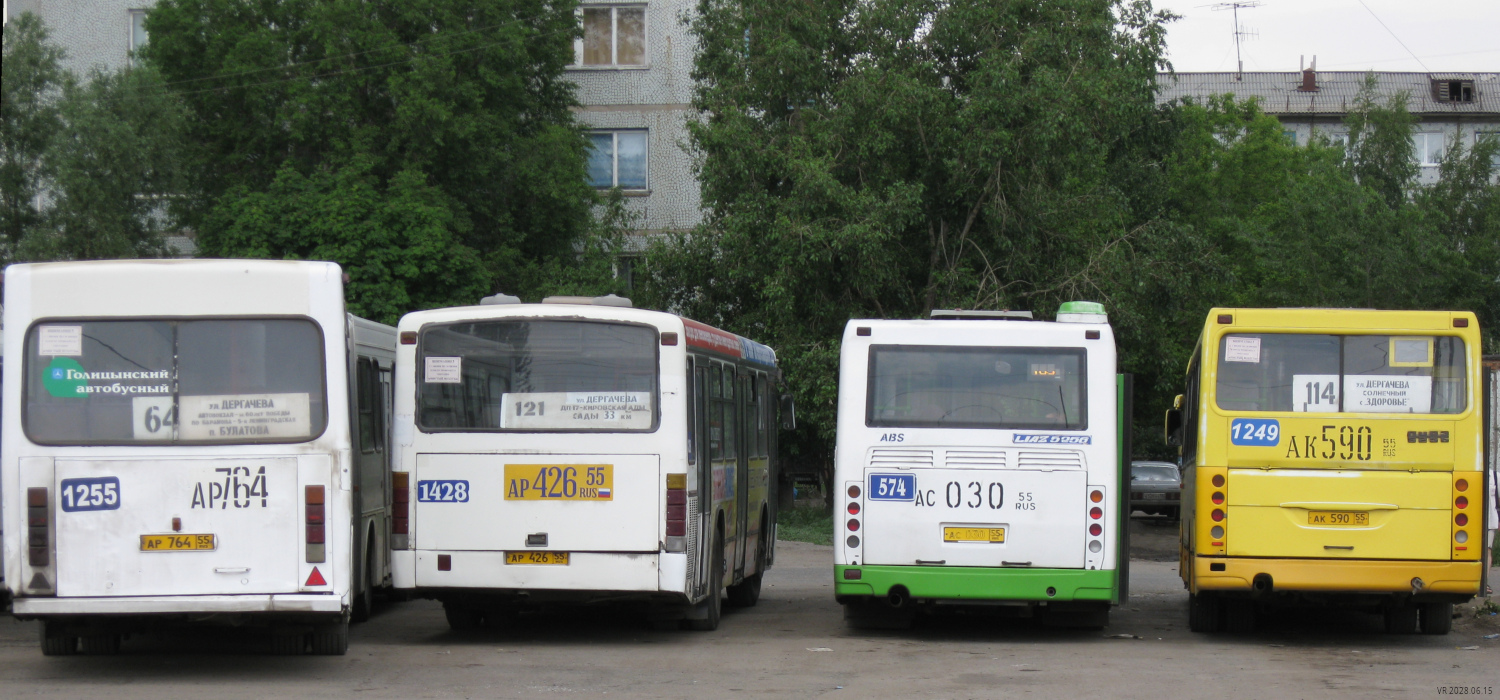 Омская область, Mercedes-Benz O345 № 1428; Омская область, ЛиАЗ-5256.45 № 574; Омская область, ЛиАЗ-5256.25 № 1249
