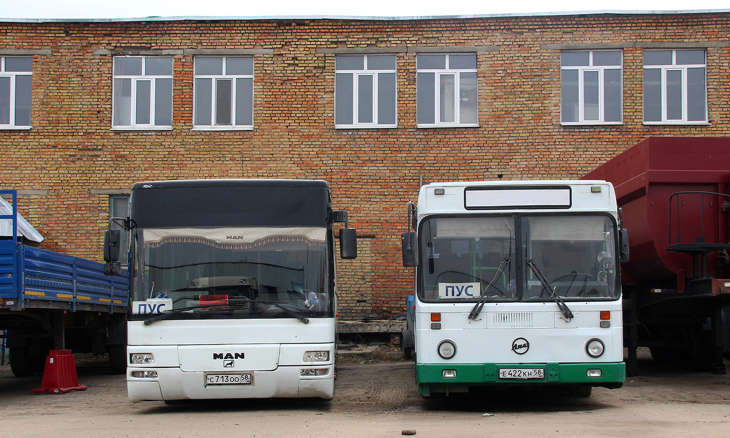 Пензенская область, MAN A74 Lion's Classic SL223 № С 713 ОО 58; Пензенская область, ЛиАЗ-5256.40-01 № Е 422 КН 58; Пензенская область — АТП
