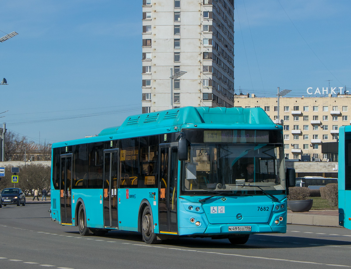 Санкт-Петербург, ЛиАЗ-5292.67 (CNG) № 7682