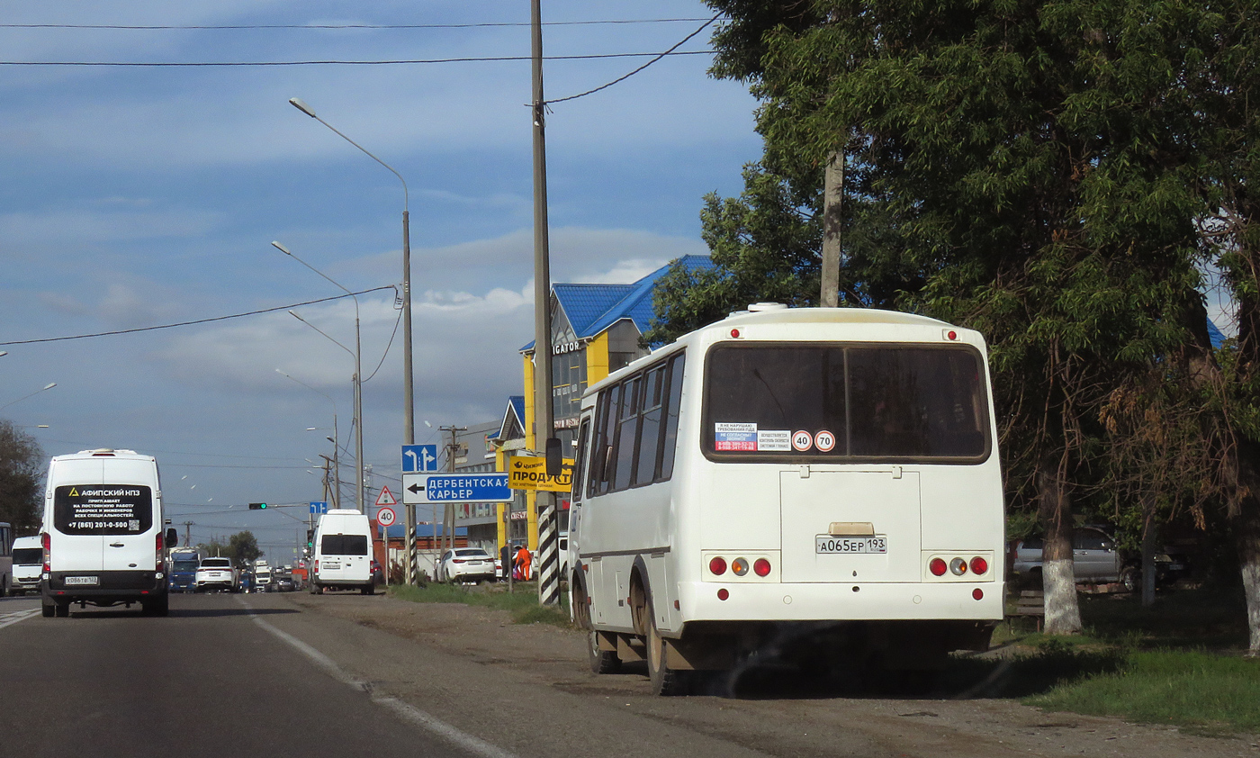 Краснодарский край, Нижегородец-222709  (Ford Transit) № К 006 ТМ 123; Краснодарский край, ПАЗ-32053-04 № А 065 ЕР 193