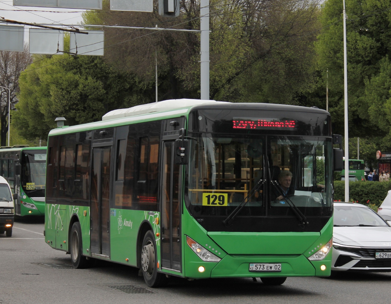 Алматы, Zhong Tong LCK6105HG № 573 EW 02