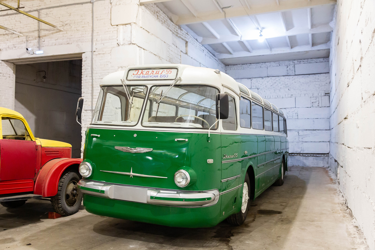 Москва, Ikarus  55 № 015