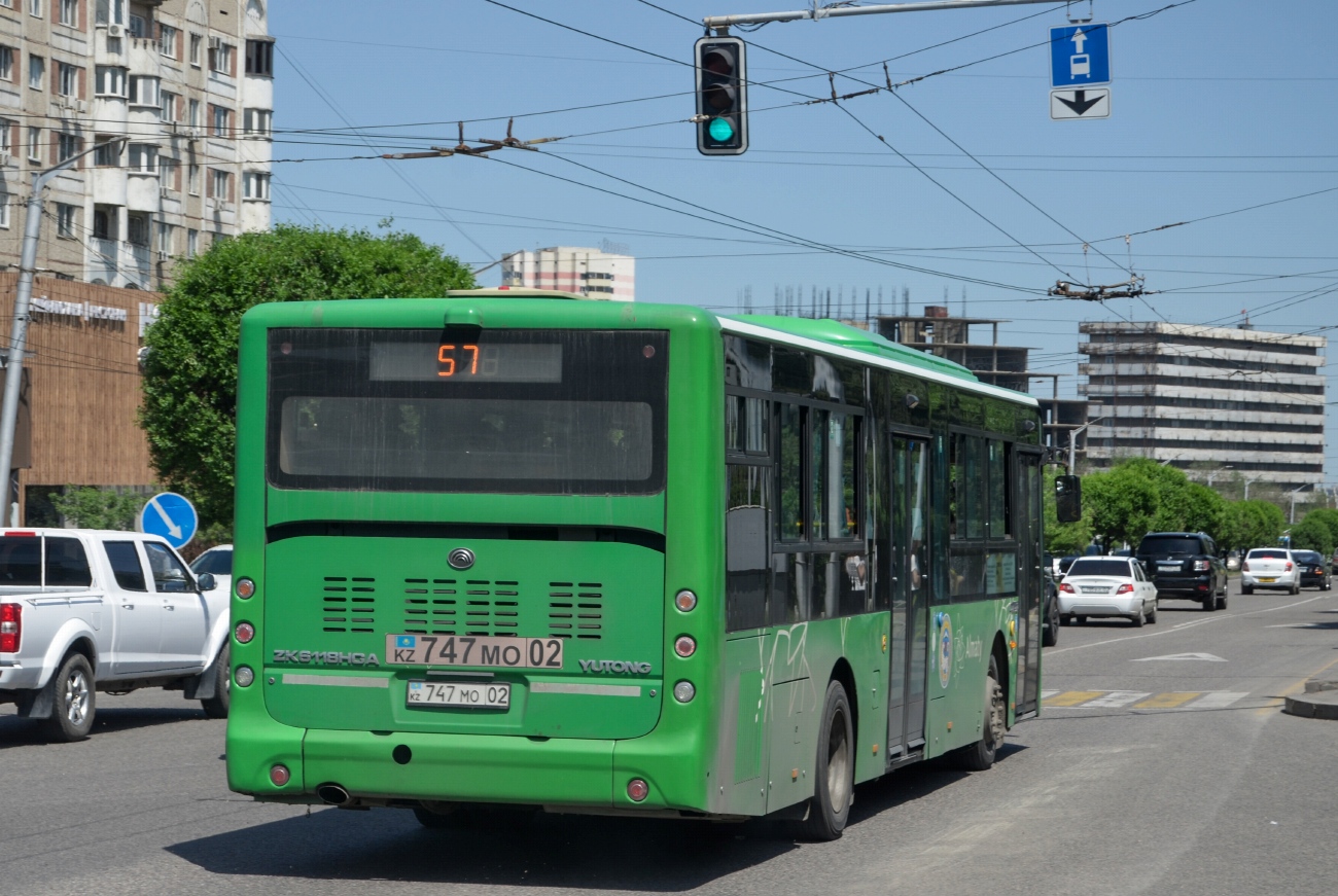 Алматы, Yutong ZK6118HGA № 747 MO 02