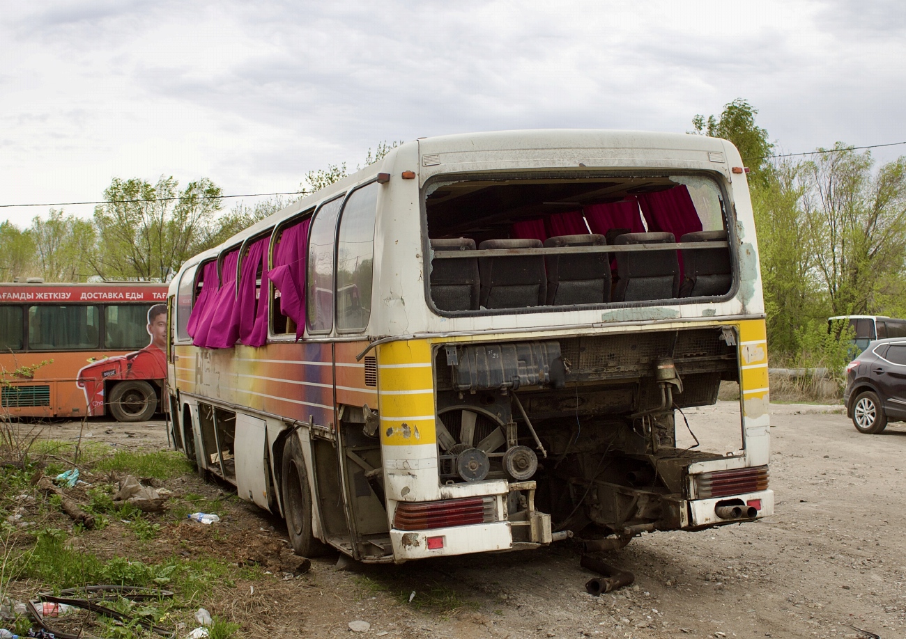Карагандинская область, Mercedes-Benz O303-15KHP-L № M 831 CY