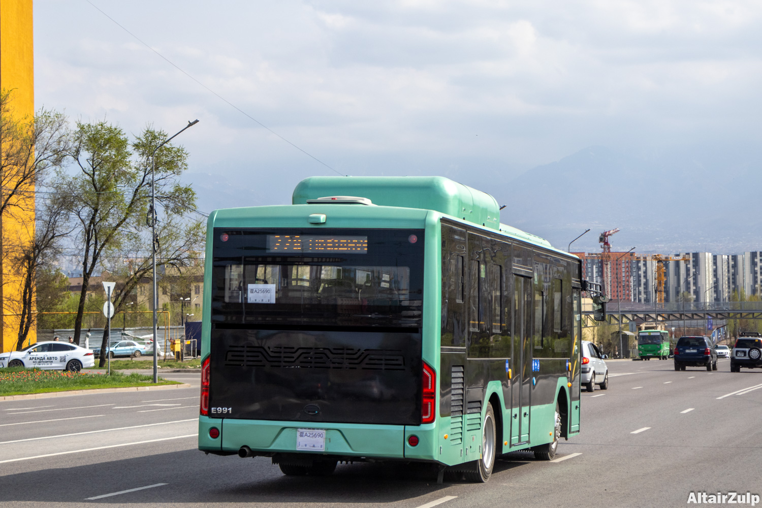 Uzbekistāna — New buses
