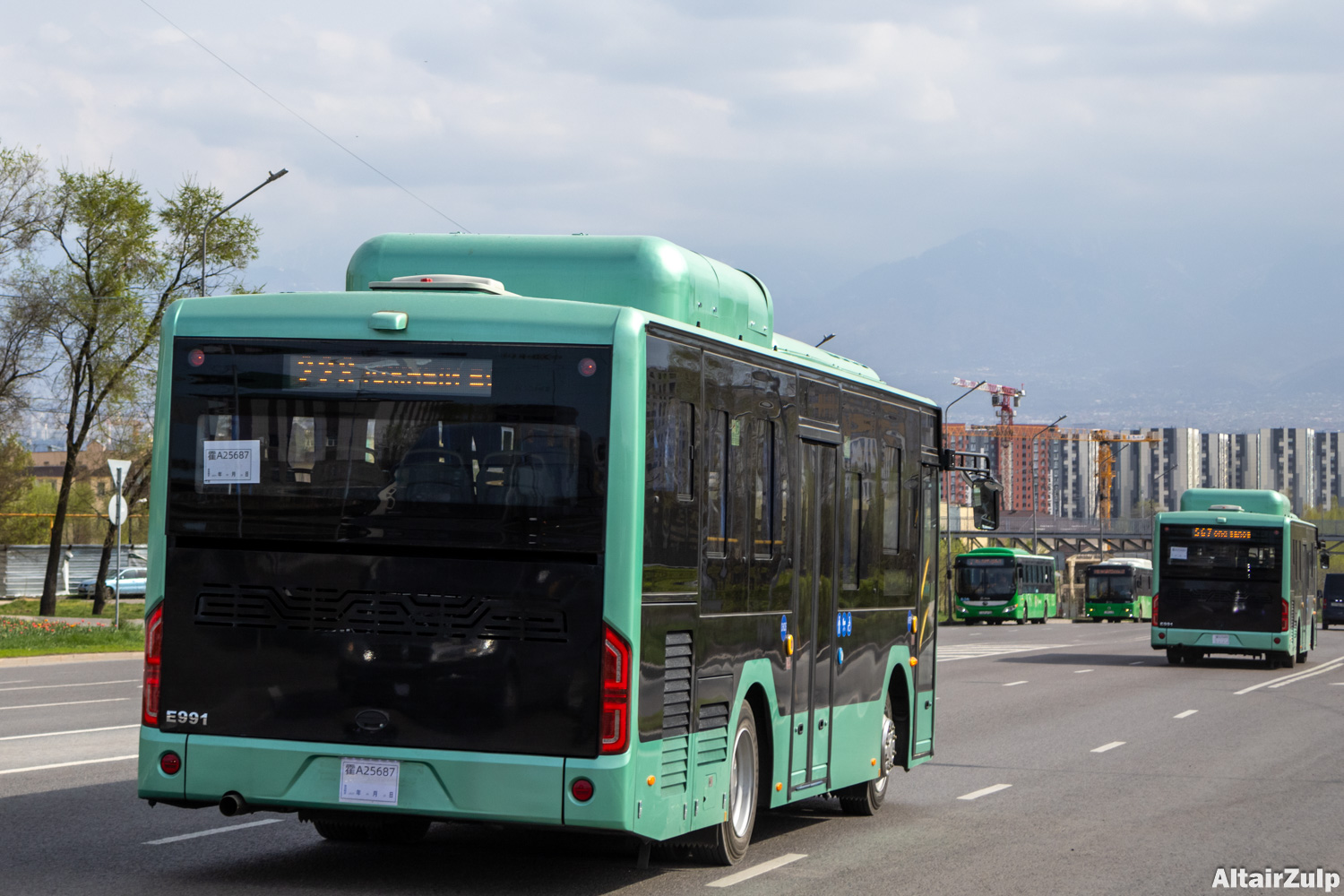 Uzbekistāna — New buses
