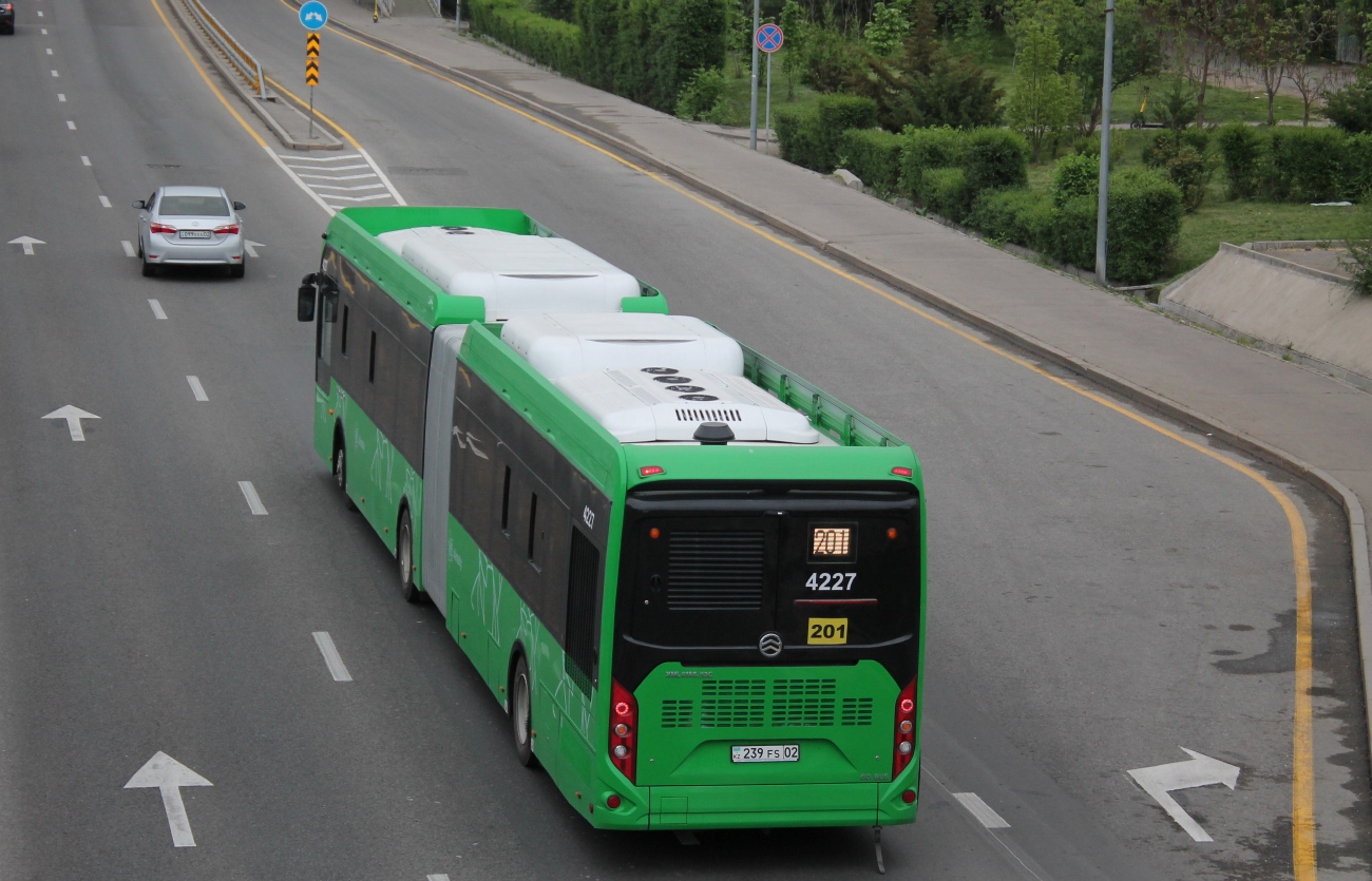 Ałmaty, Golden Dragon XML6185J13C (Hyundai Trans Auto) Nr 4227