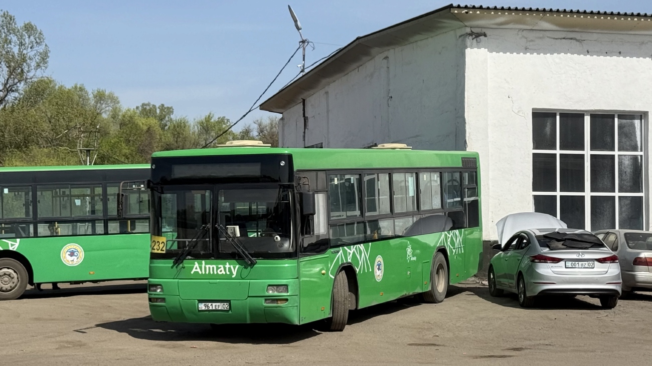 Almaty, Yutong ZK6108HGH Nr. 961 EF 02