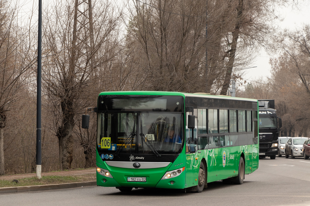 Алматы, Yutong ZK6118HGA № 182 EQ 02