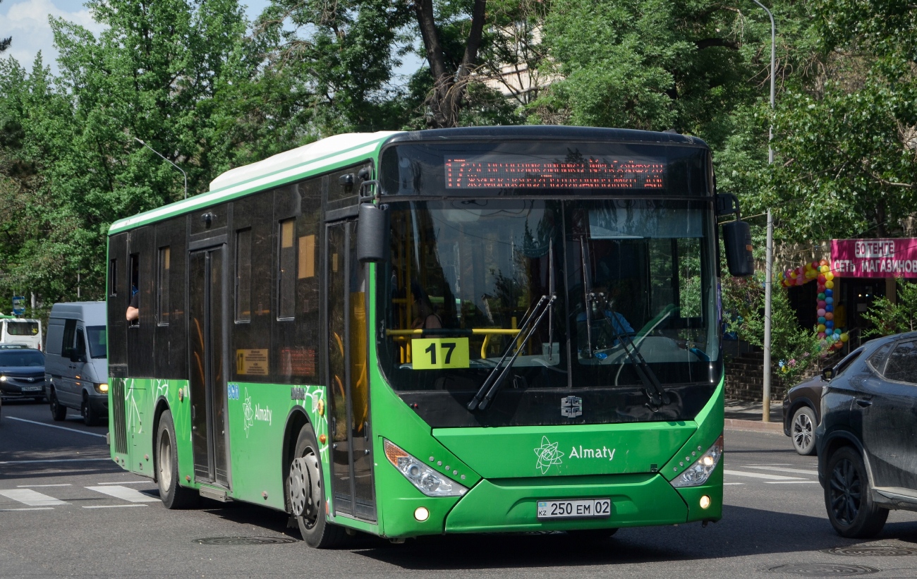 Almaty, Zhong Tong LCK6105HG # 250 EM 02