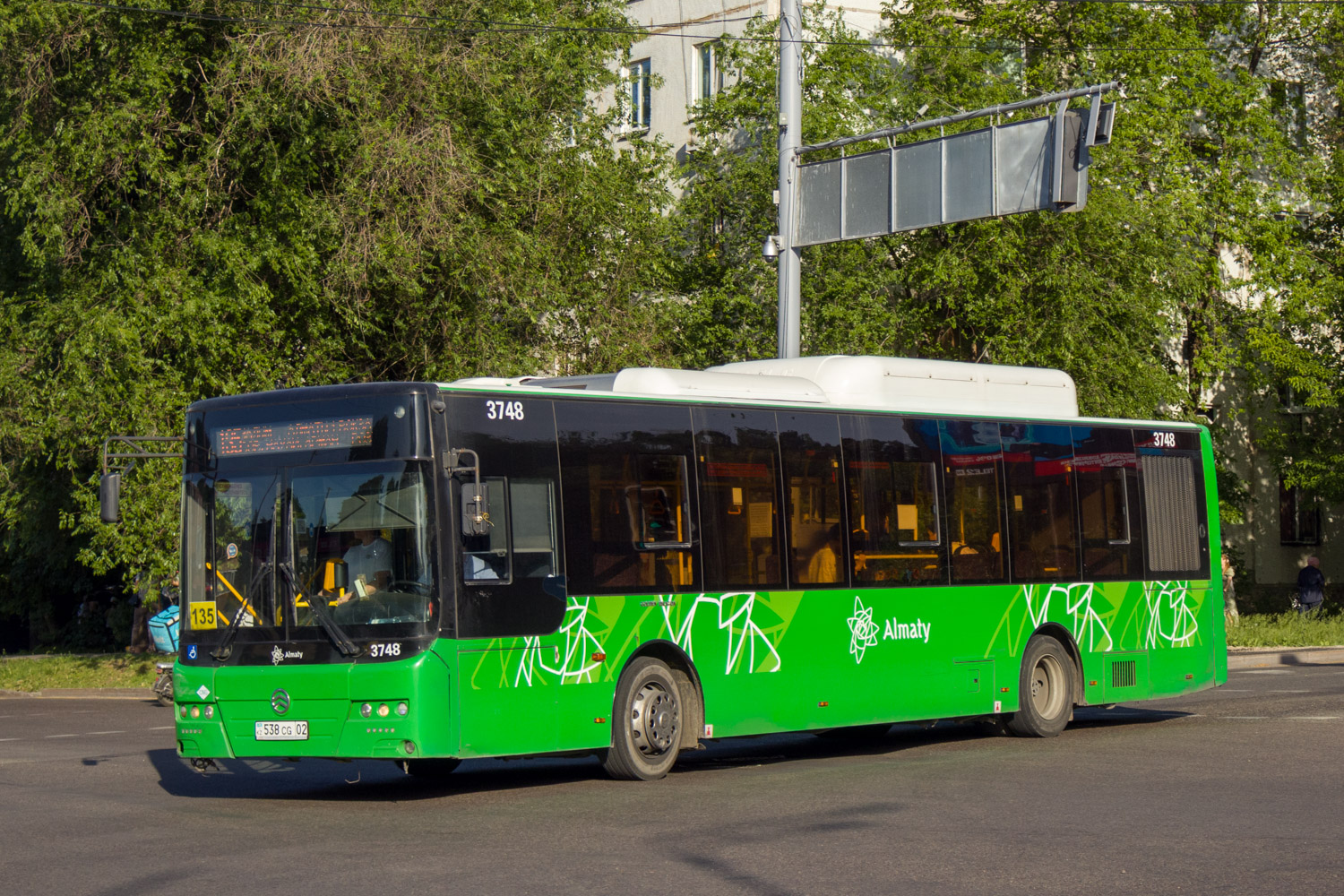 Almaty, Golden Dragon XML6125CN (Hyundai Trans Auto) sz.: 3748