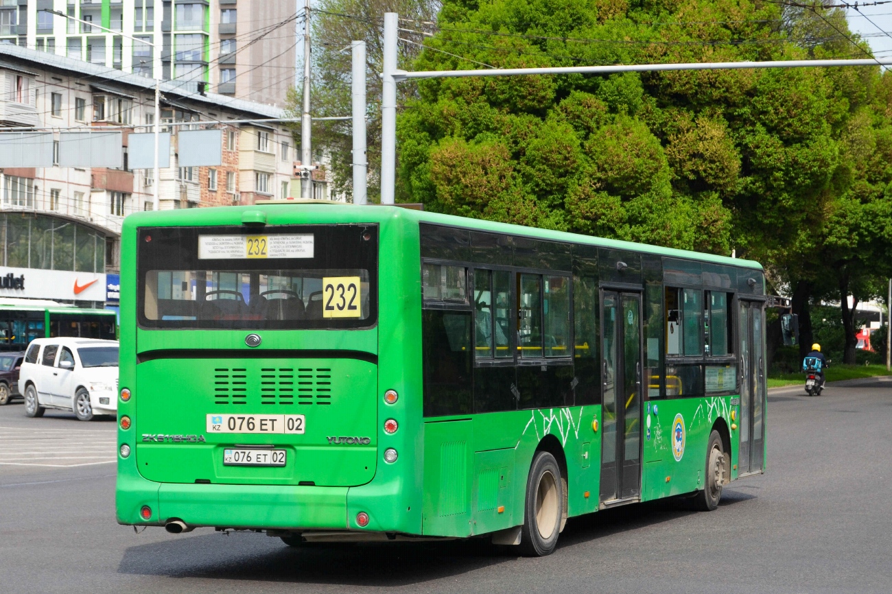 Алматы, Yutong ZK6118HGA № 076 ET 02