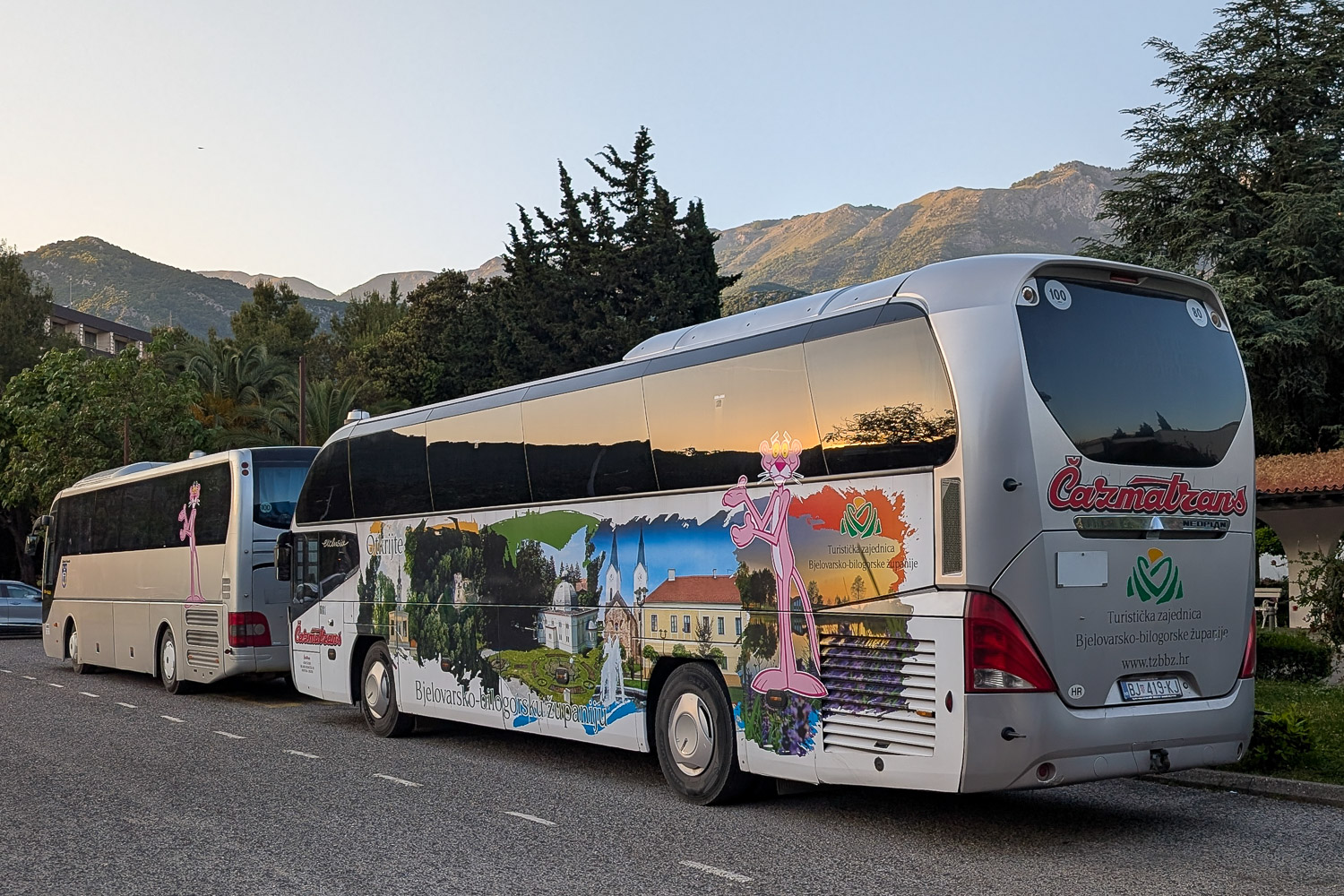 Хорватия, MAN R07 Lion's Coach RHC**4 № BJ 201-KA; Хорватия, Neoplan P14 N1216HD Cityliner № 681