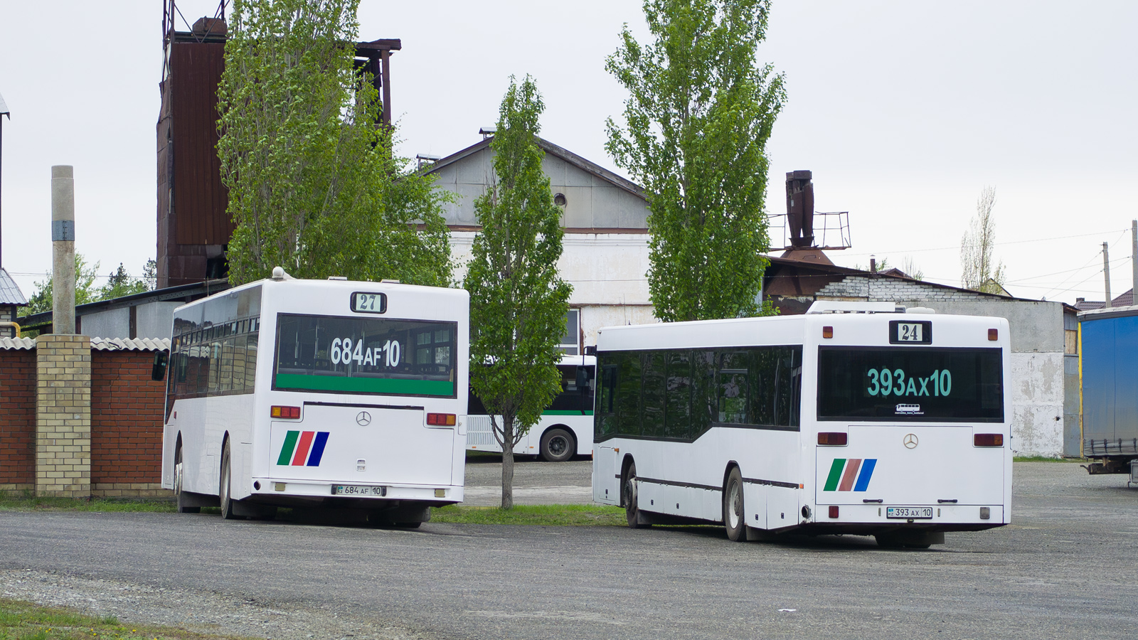 Kostanay province, Hispano VÖV I č. 684 AF 10; Kostanay province, Mercedes-Benz O405N2Ü č. 393 AX 10; Kostanay province — Bus depots