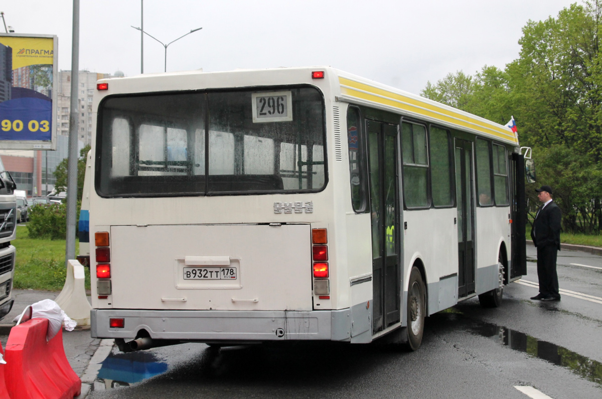 Sankt Petersburg, LiAZ-5256.25 Nr 8080; Sankt Petersburg — The 6th International Transport Festival, TransportFest-2025