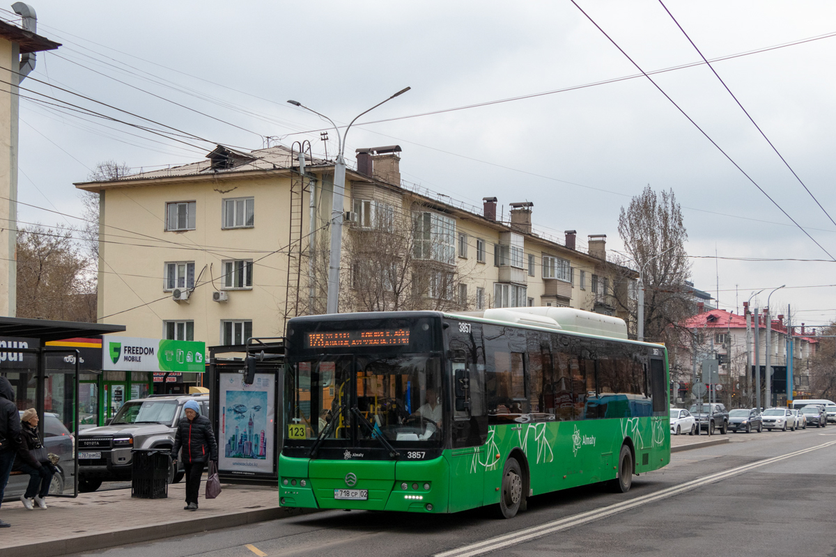 Almaty, Golden Dragon XML6125CN (Hyundai Trans Auto) # 3857
