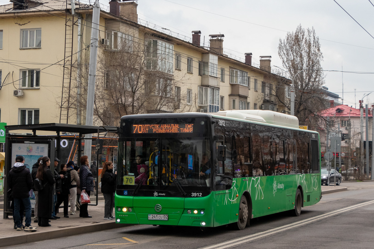 Алматы, Golden Dragon XML6125CN (Hyundai Trans Auto) № 3912