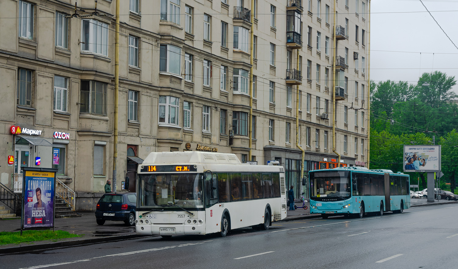 Sankt Petersburg, LiAZ-5292.71 Nr. 7557; Sankt Petersburg, Volgabus-6271.05 Nr. 7102