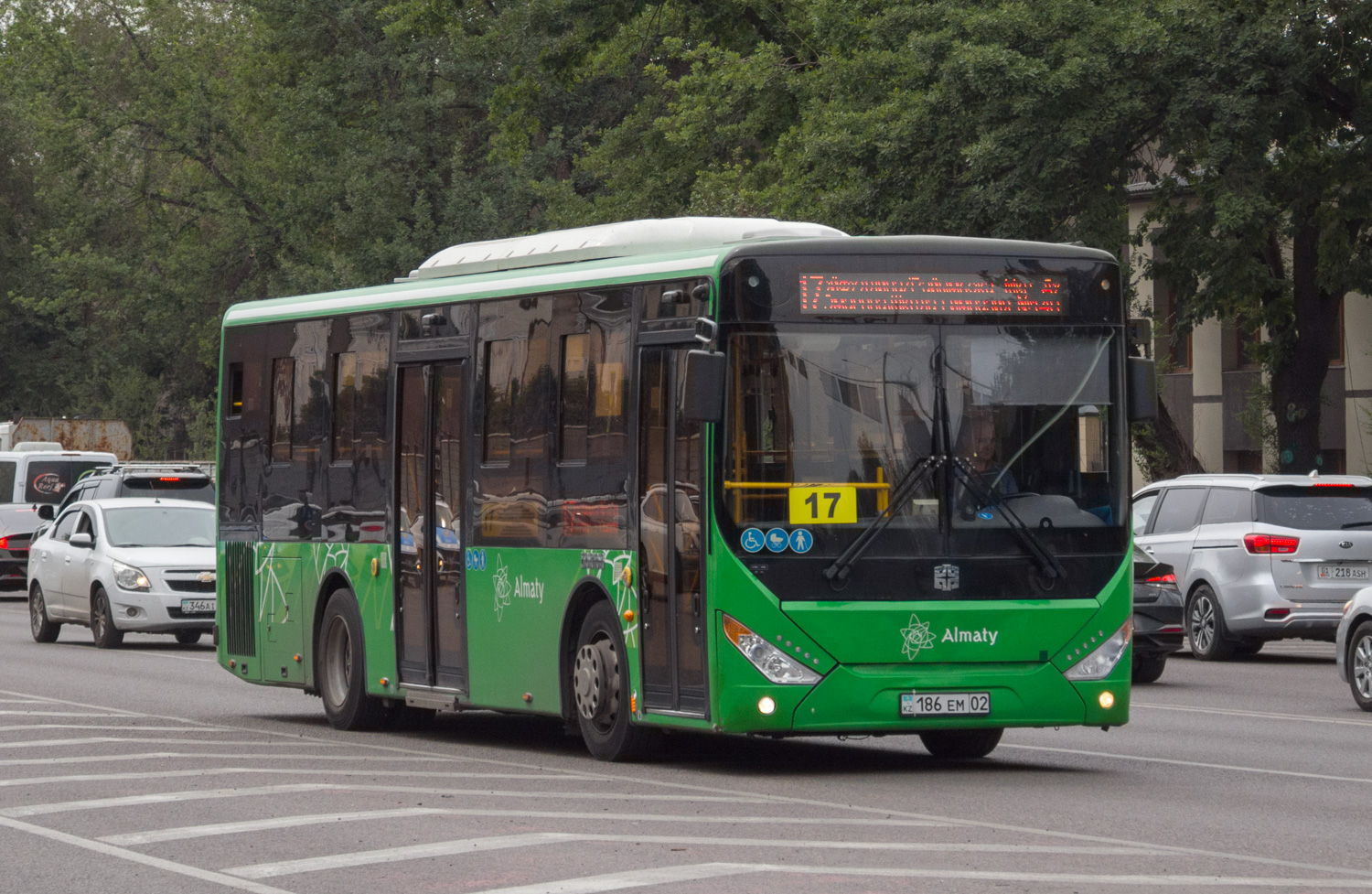 Алматы, Zhong Tong LCK6105HG № 186 EM 02