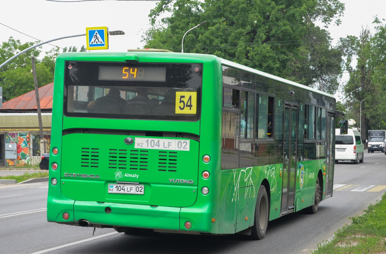 Алматы, Yutong ZK6118HGA № 104 LF 02