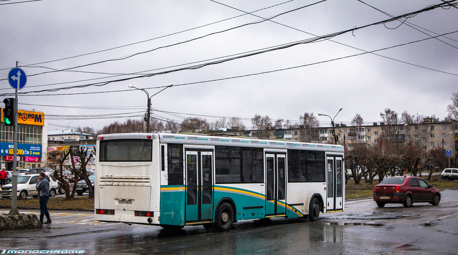 Томская область, НефАЗ-5299-10-32 № Е 217 ХВ 70